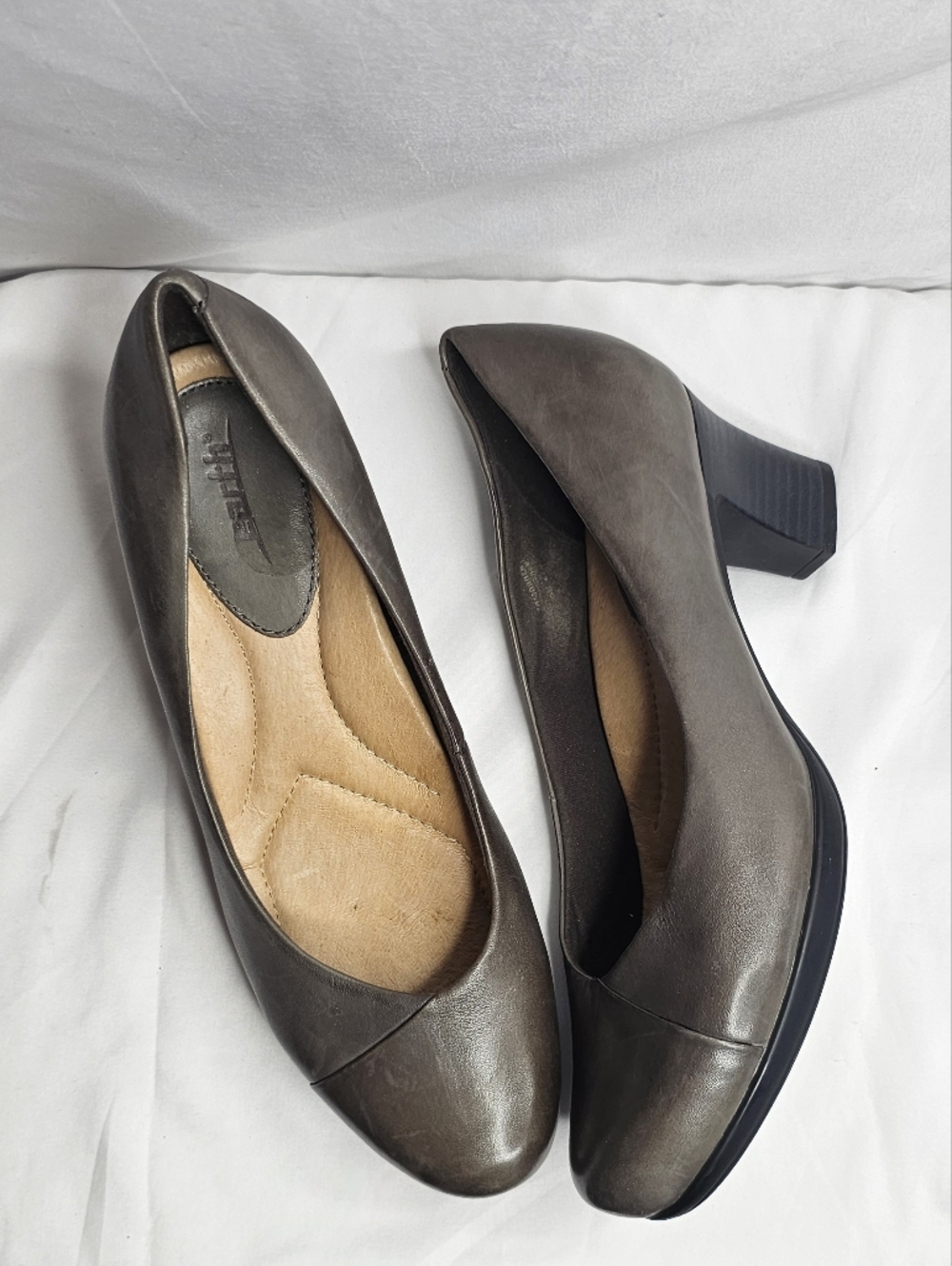 Earth Tamarisk Taupe Soft Calf pumps Size 11